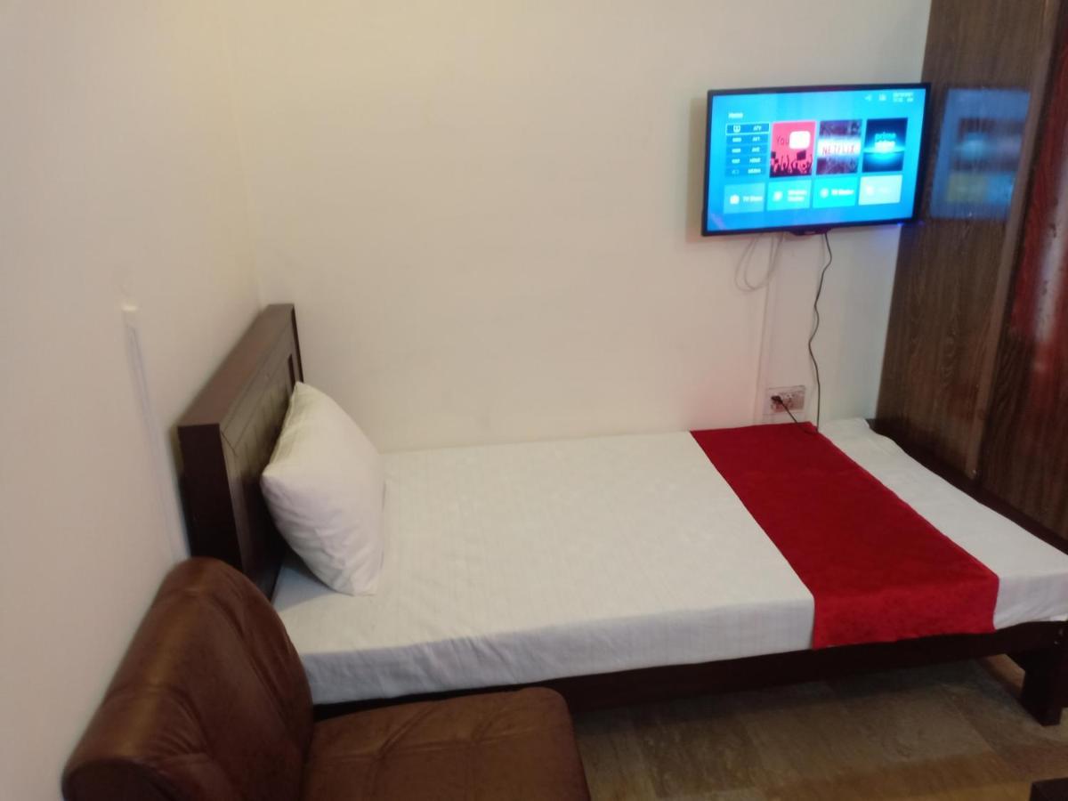 Hotel Second Home Лахор Екстериор снимка