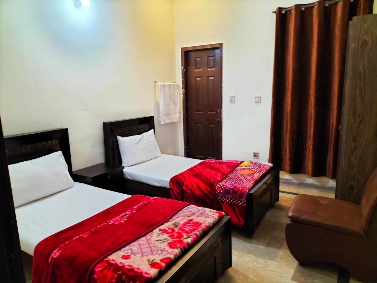 Hotel Second Home Лахор Екстериор снимка