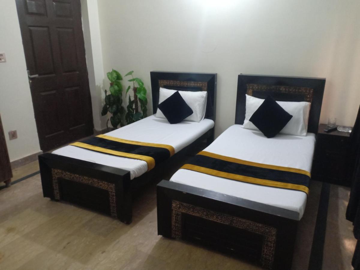 Hotel Second Home Лахор Екстериор снимка