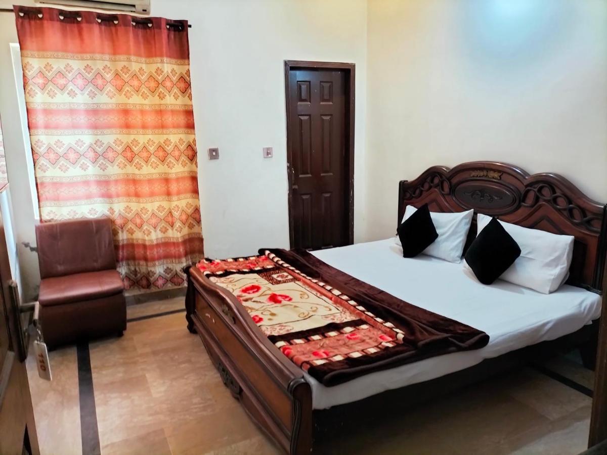 Hotel Second Home Лахор Екстериор снимка