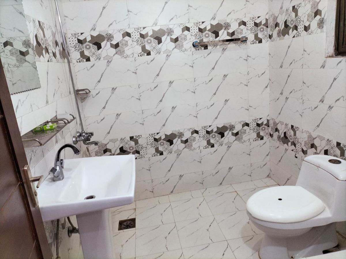 Hotel Second Home Лахор Екстериор снимка