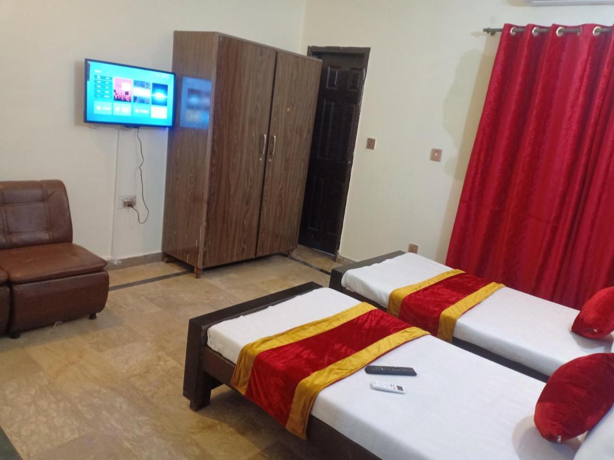 Hotel Second Home Лахор Екстериор снимка